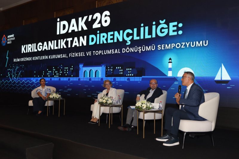 İDAK’26 KIRILGANLIKTAN DİRENÇLİLİĞE: İKLİM KRİZİNDE KENTLERİN KURUMSAL… — fotoğraf 8